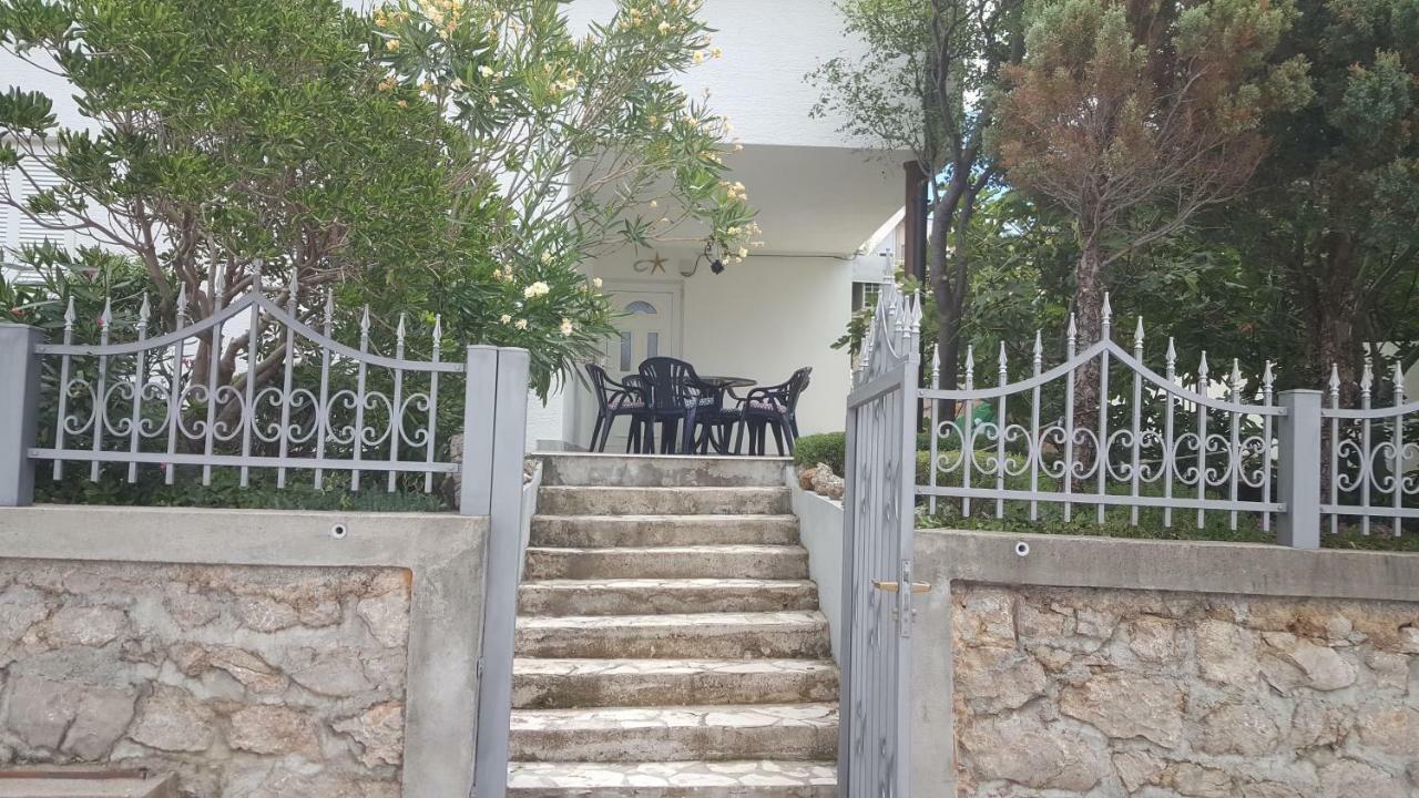 Apartman Zahira كارلوباغ المظهر الخارجي الصورة
