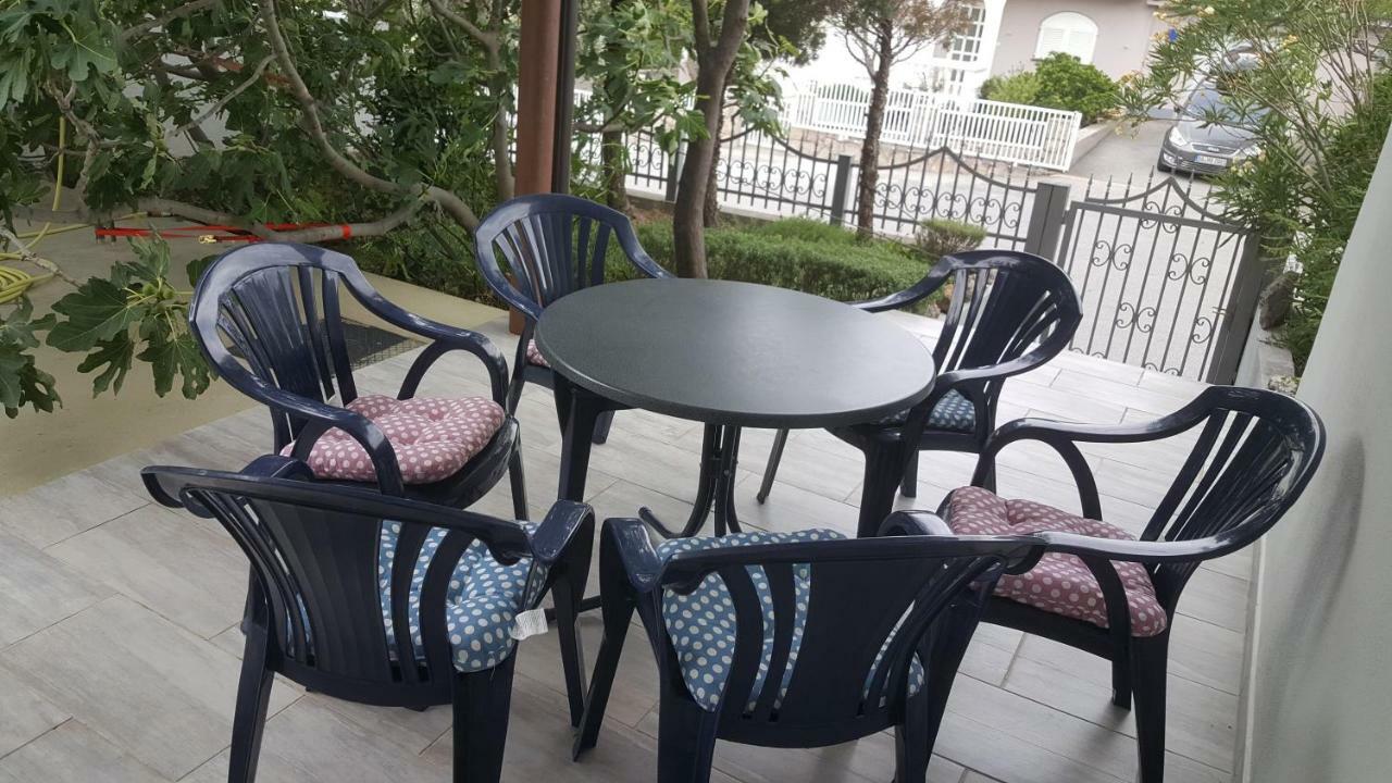 Apartman Zahira كارلوباغ المظهر الخارجي الصورة
